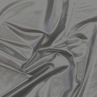 Kód:37330 Fóliázott lycra Szaténszerű high-tech anyag, rendkívül fényes felületű, ami a színeket még élénkebbé és intenzívebbé teszi, ezáltal selymes és elbűvölö megjelenést biztosít. Tökéletesen illeszkedik a testhez.